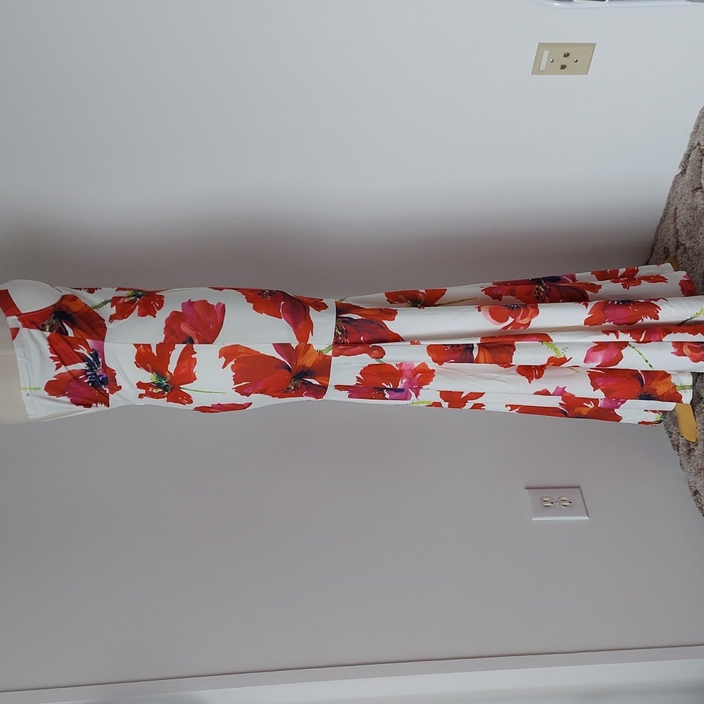 Fashion Nova Women's Floral Gown - Picture 6 of 7